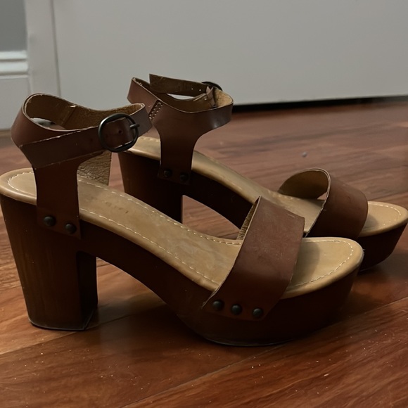 Madden girl wooden block heels in neutral color. Size 8 worn a few times - Picture 2 of 6